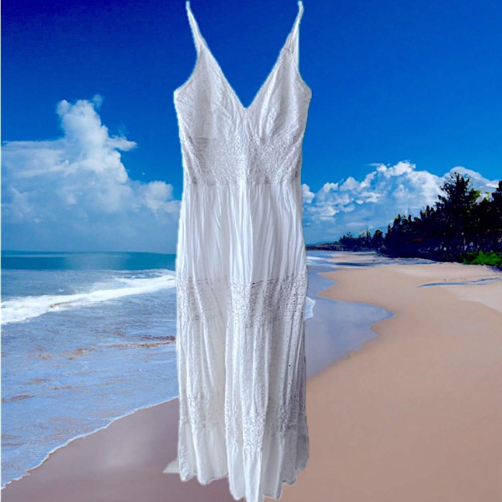 Magic White Maxi Dress with Lace Details - Picture 12 of 12